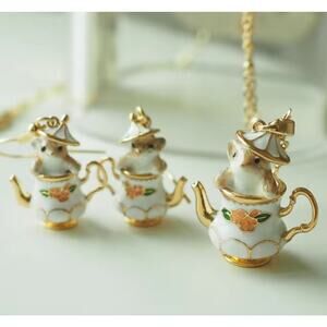 Squirrels In a French teapot women's new earrings & Pendant Set